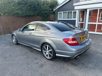 Used Mercedes-Benz C-Class 2014 for sale - 76156651: Photo