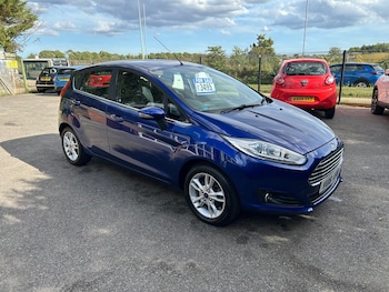 2016 (16) - 1.25 82 Zetec 5dr