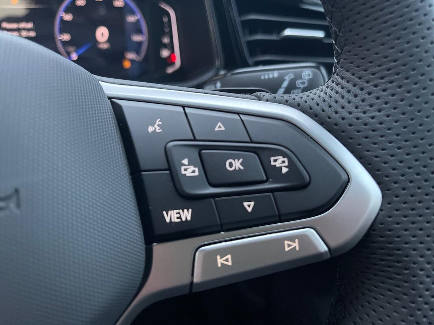 Used Volkswagen T-Roc 2025 for sale - 76490605: Photo 26