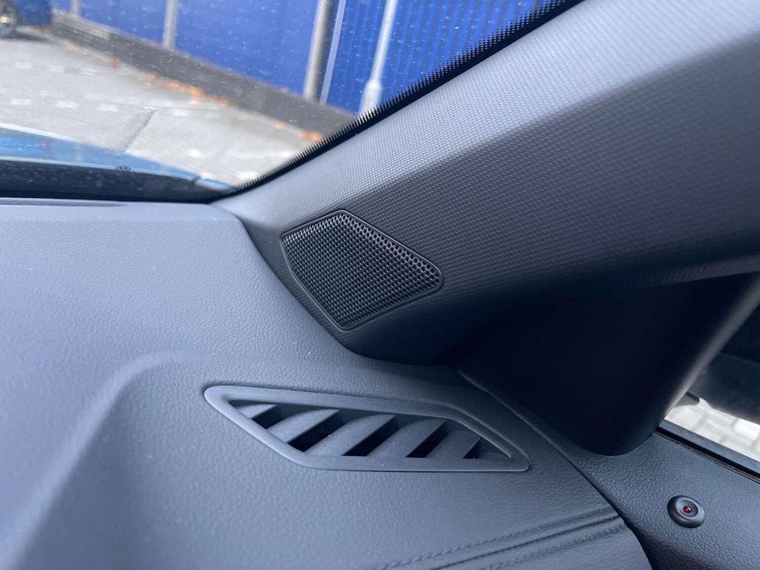 Used Volkswagen T-Roc 2025 for sale - 76490605: Photo 30