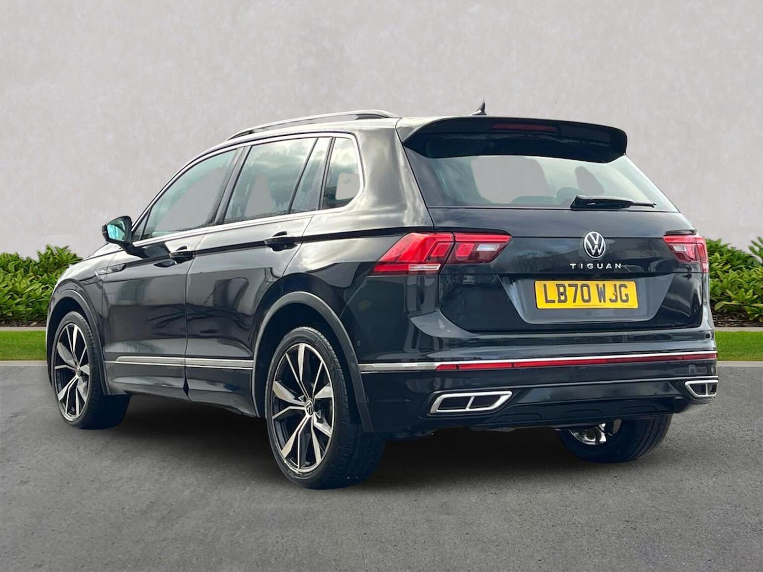 Used Volkswagen Tiguan 2021 for sale - 76846095: Photo 2