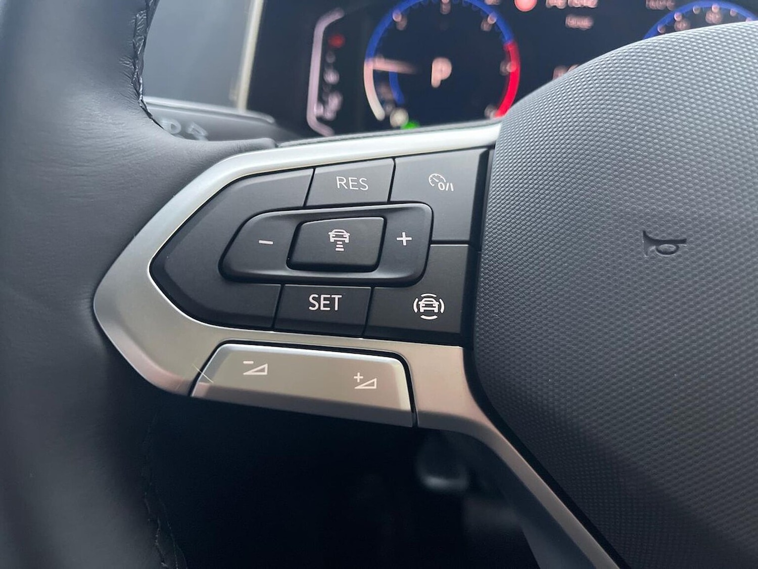 Used Volkswagen T-Roc 2025 for sale - 77487726: Photo 25