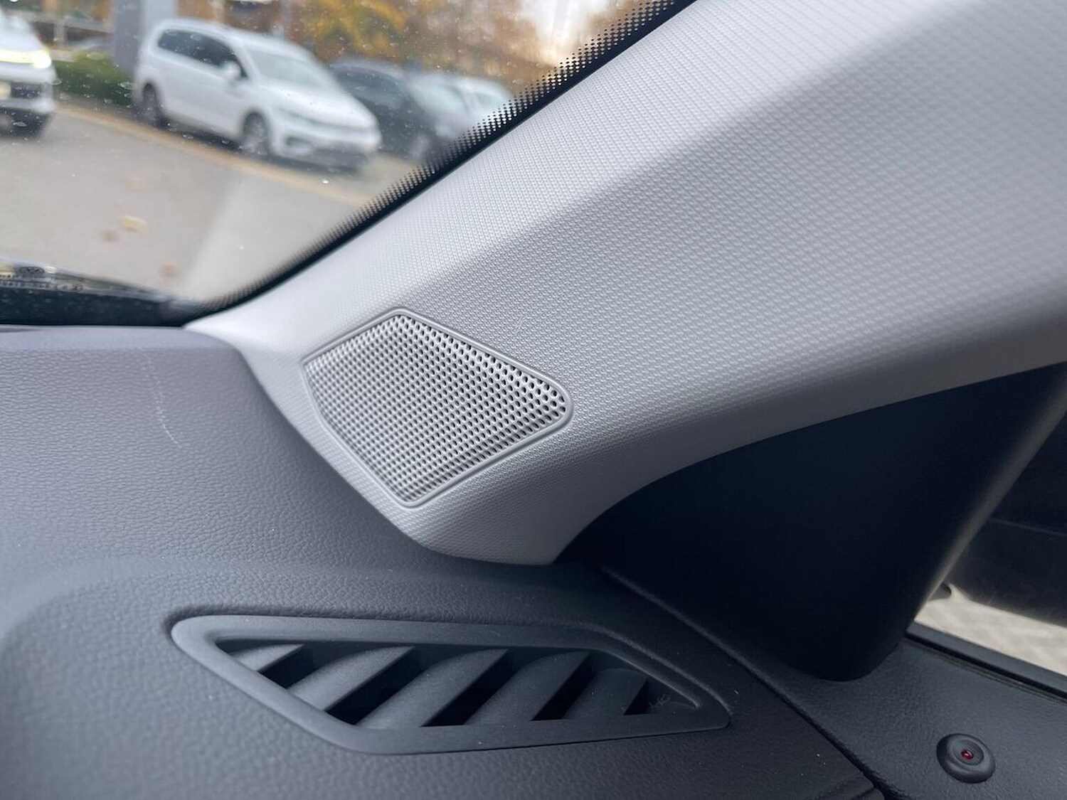 Used Volkswagen T-Roc 2025 for sale - 77487726: Photo 30