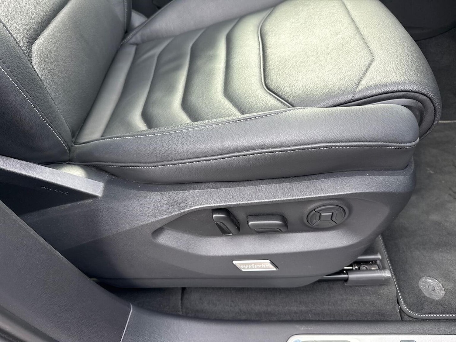 Used Volkswagen Touareg 2026 for sale - 78194074: Photo 30