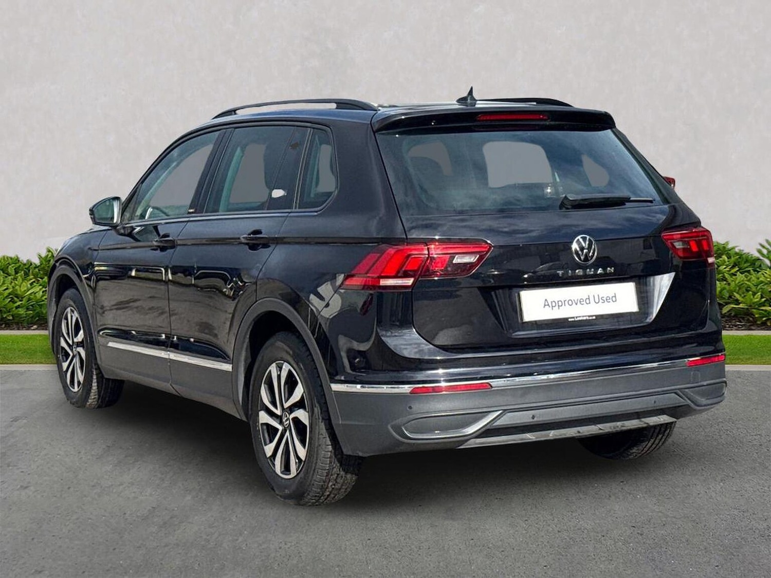 Used Volkswagen Tiguan 2022 for sale - 78060613: Photo 2