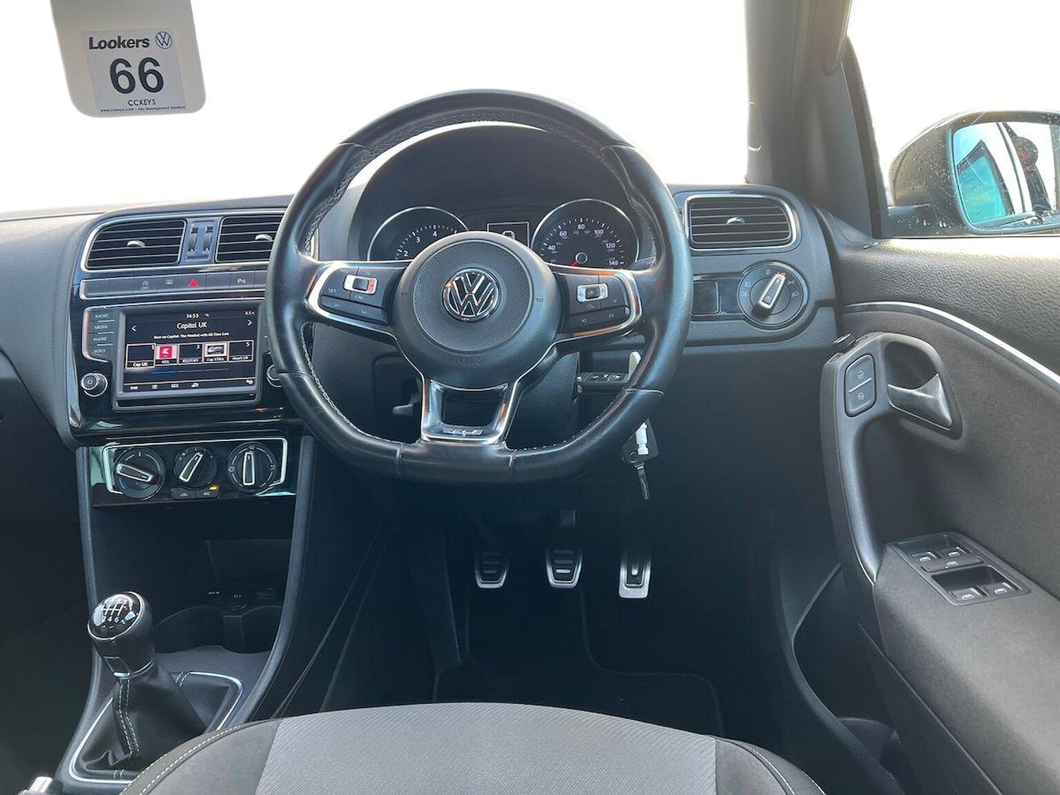 Used Volkswagen Polo 2017 for sale - 76611642: Photo 9