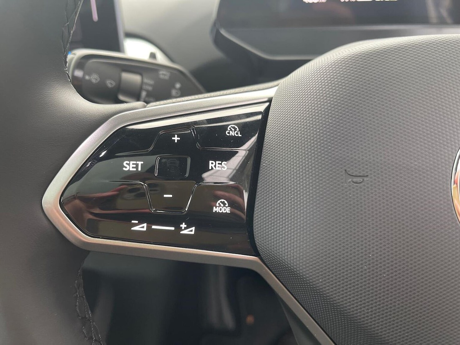 Used Volkswagen ID.4 2025 for sale - 76837114: Photo 25