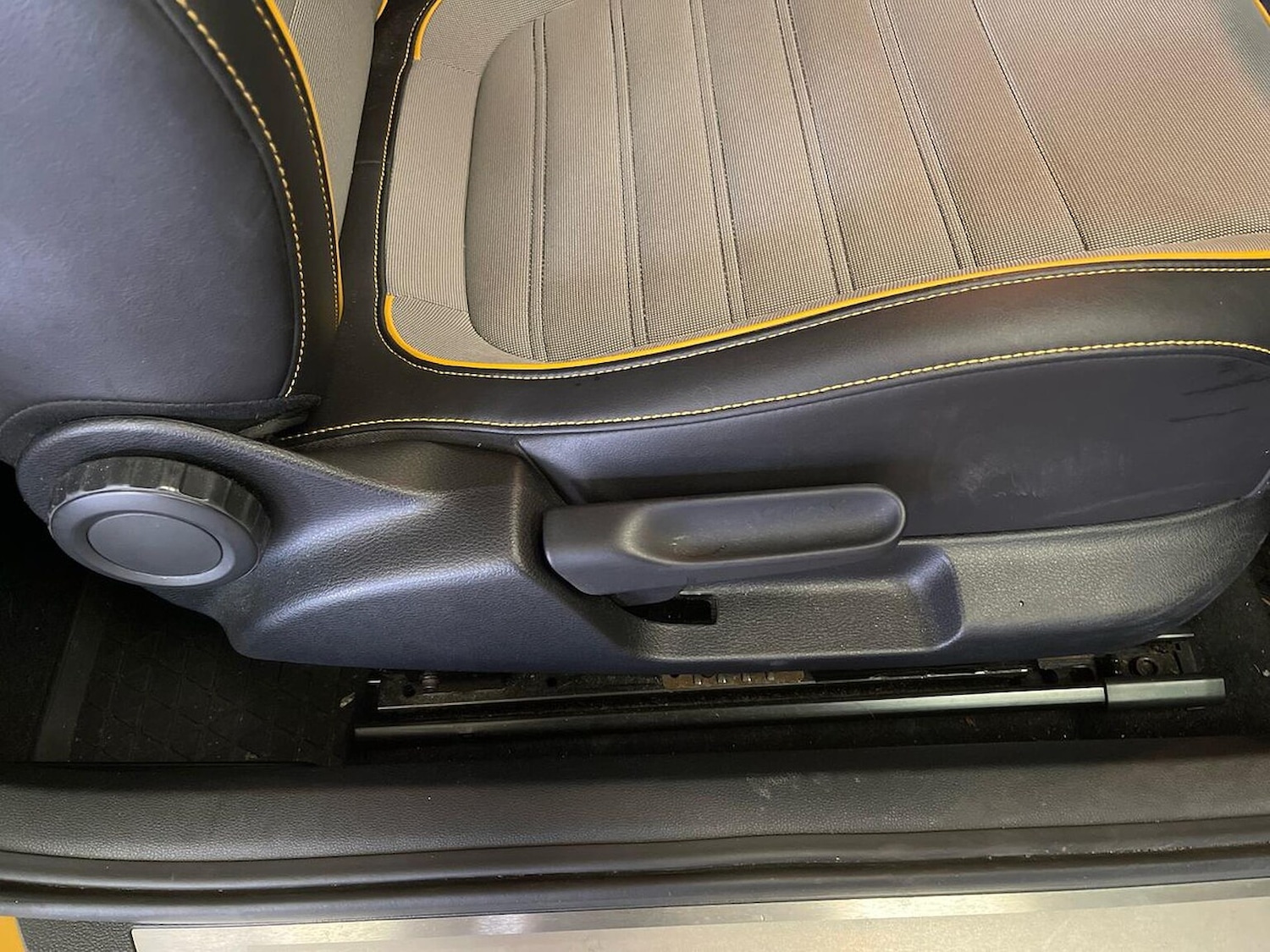 Used Volkswagen Beetle 2016 for sale - 76107181: Photo 29