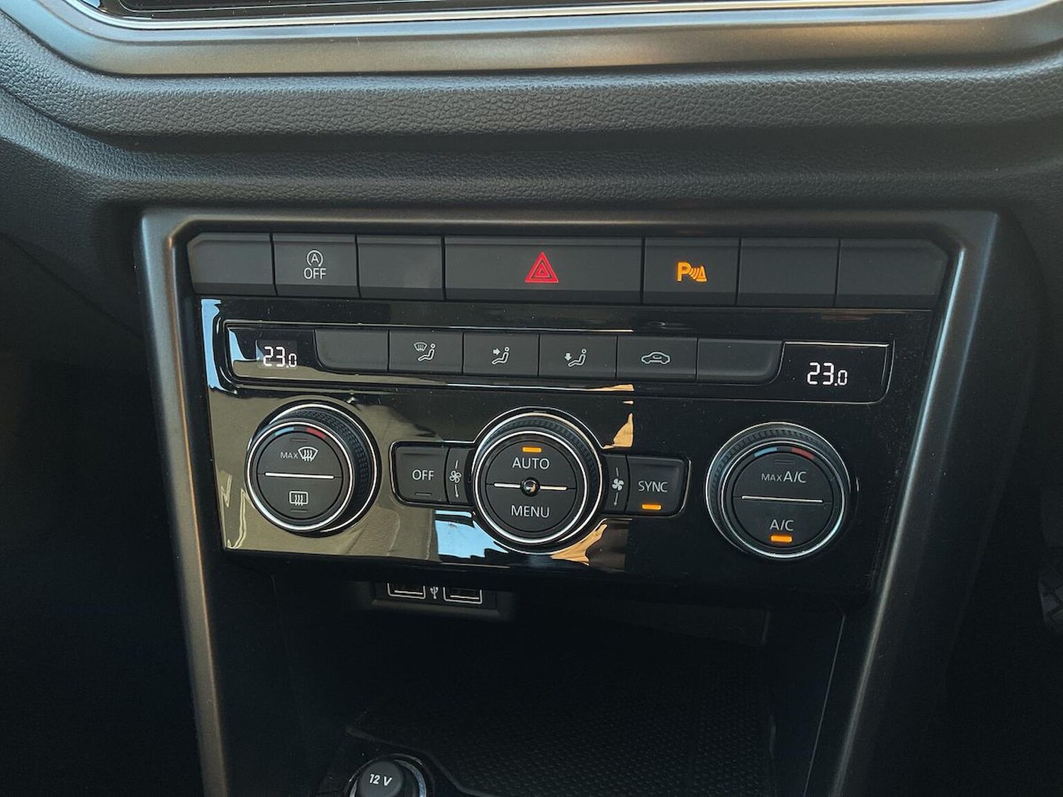 Used Volkswagen T-Roc 2018 for sale - 76650219: Photo 12