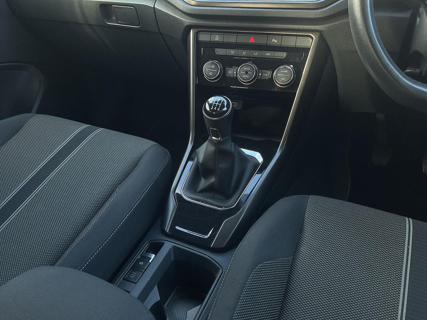 Used Volkswagen T-Roc 2018 for sale - 76650219: Photo 13