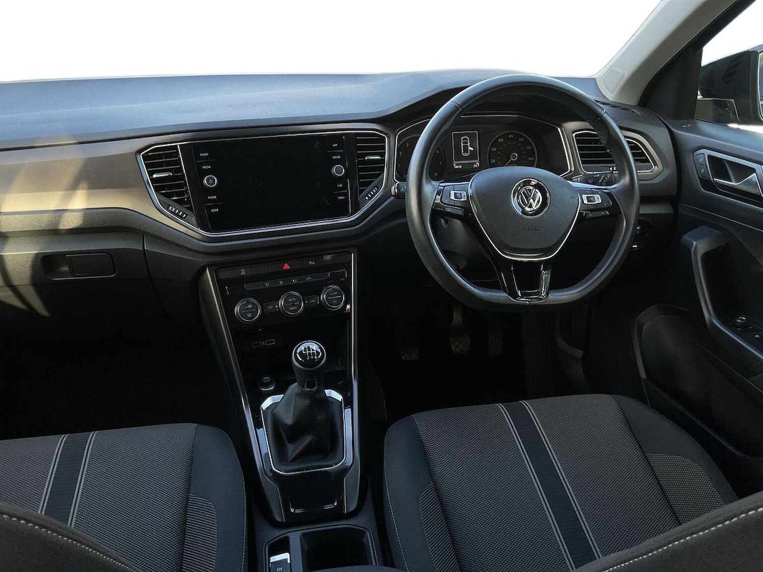 Used Volkswagen T-Roc 2018 for sale - 76650219: Photo 8