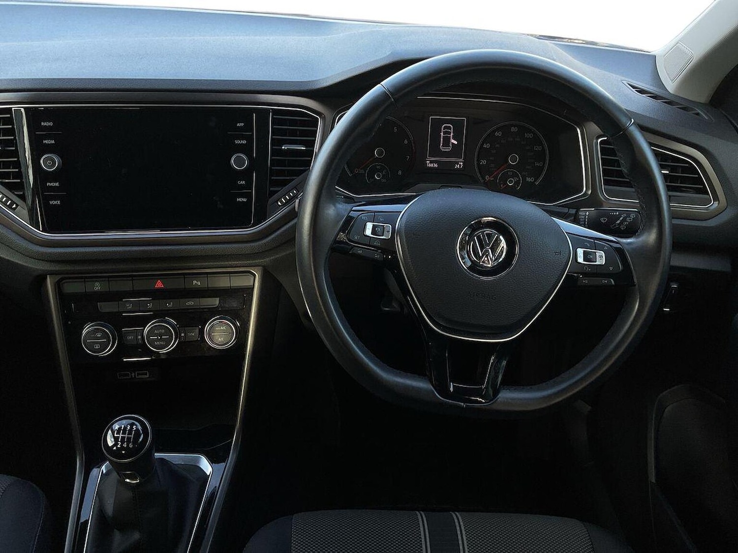 Used Volkswagen T-Roc 2018 for sale - 76650219: Photo 9