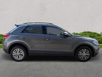 Used Volkswagen T-Roc 2022 for sale - 75674448: Photo