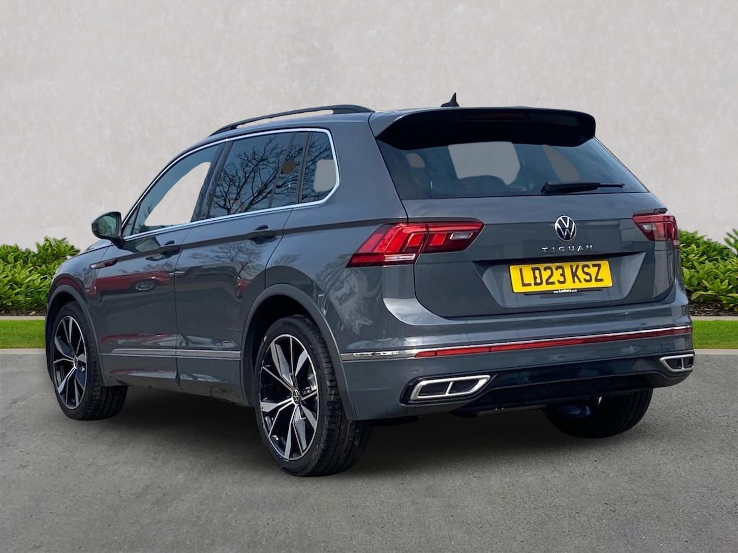 Used Volkswagen Tiguan 2023 for sale - 78193905: Photo 2