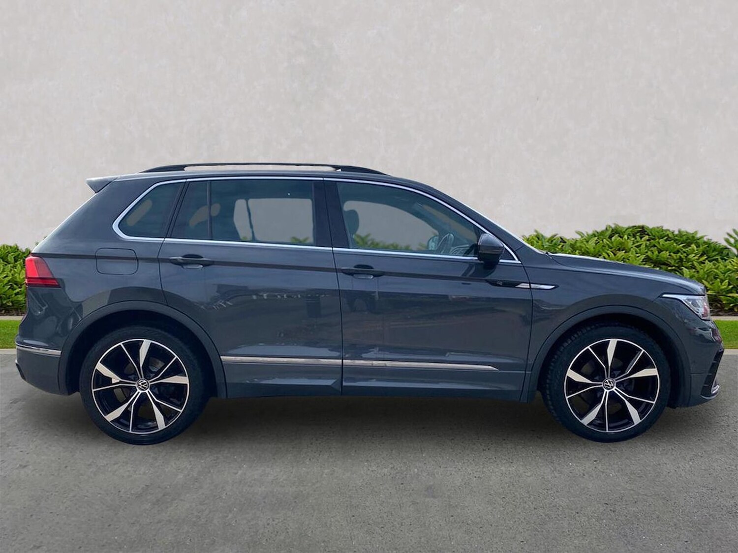 Used Volkswagen Tiguan 2023 for sale - 78193905: Photo 3