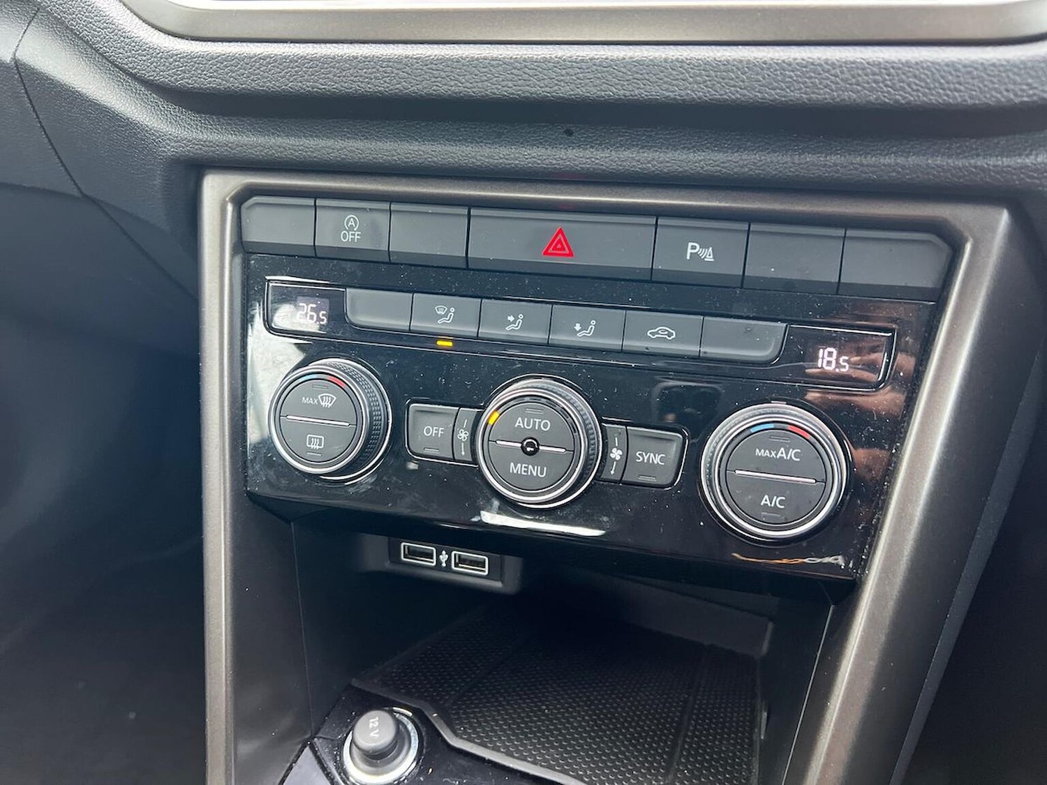 Used Volkswagen T-Roc 2018 for sale - 76725853: Photo 12