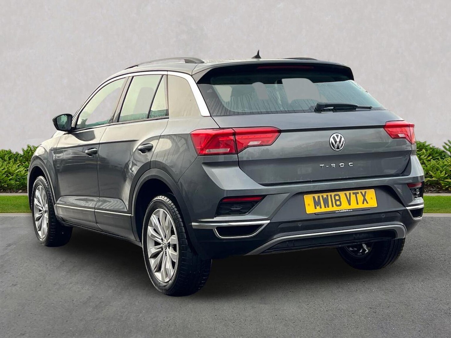 Used Volkswagen T-Roc 2018 for sale - 76725853: Photo 2