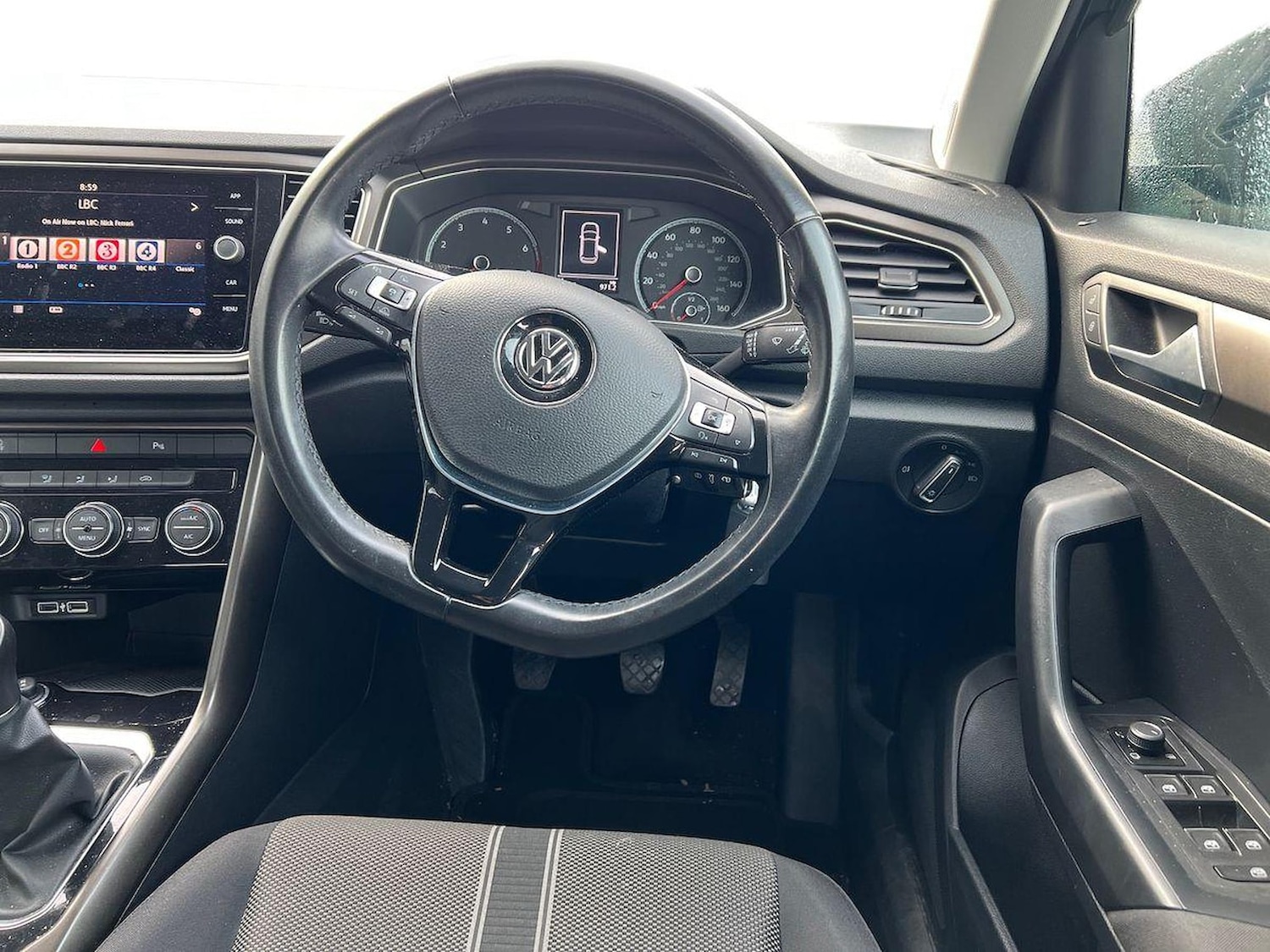 Used Volkswagen T-Roc 2018 for sale - 76725853: Photo 9