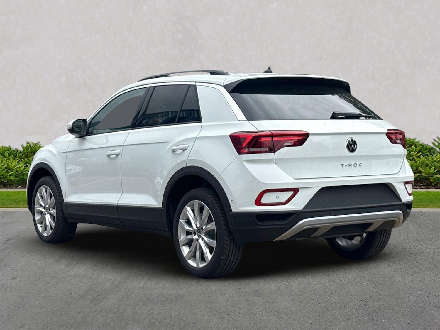 Used Volkswagen T-Roc 2025 for sale - 76027523: Photo 2