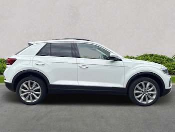 Used Volkswagen T-Roc 2025 for sale - 76027523: Photo