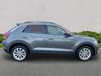 Used Volkswagen T-Roc 2024 for sale - 76403462: Photo