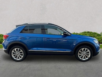 Used Volkswagen T-Roc 2023 for sale - 76611598: Photo