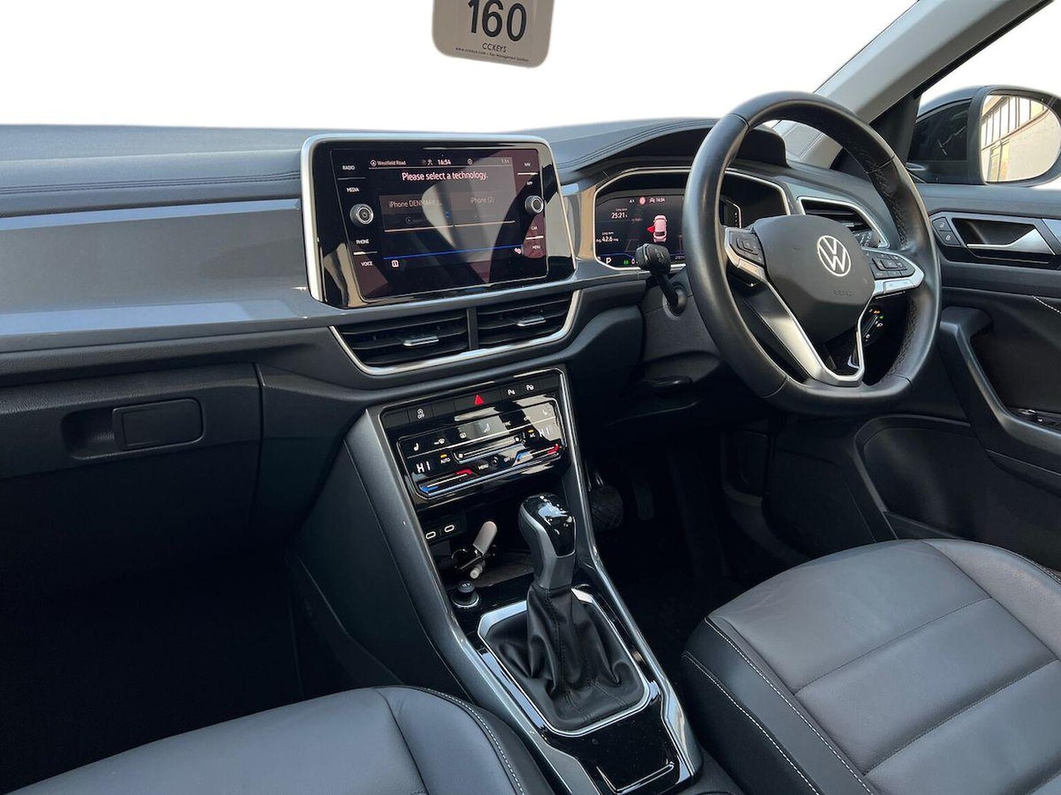 Used Volkswagen T-Roc 2023 for sale - 76611598: Photo 7