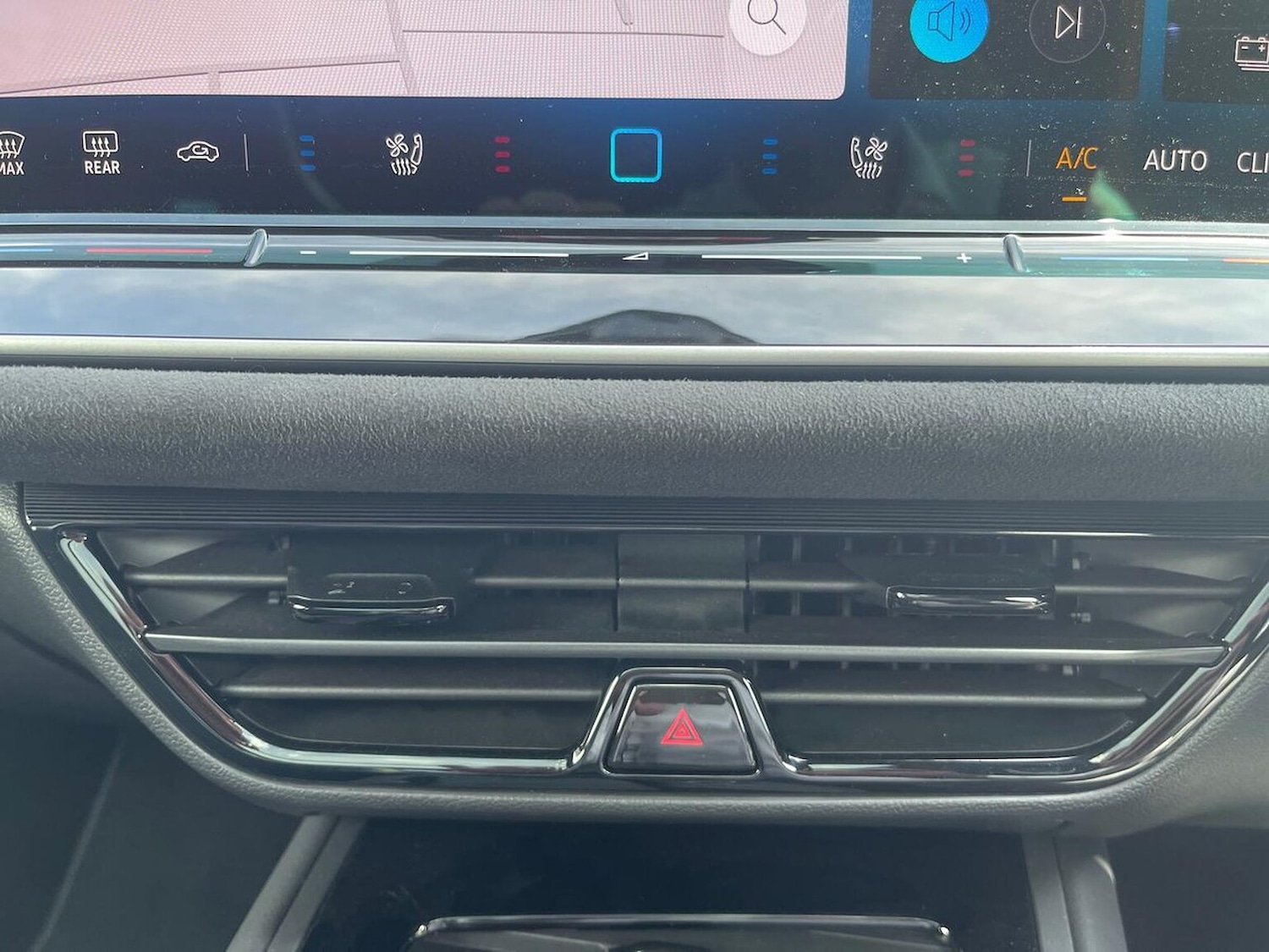 Used Volkswagen Passat 2025 for sale - 77973961: Photo 12