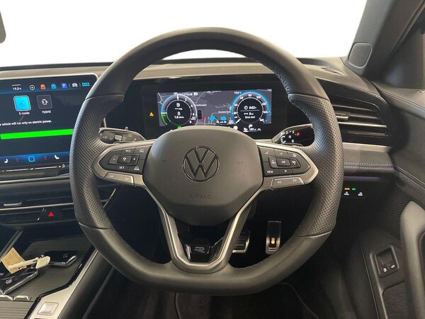 Used Volkswagen Passat 2025 for sale - 76187105: Photo 9