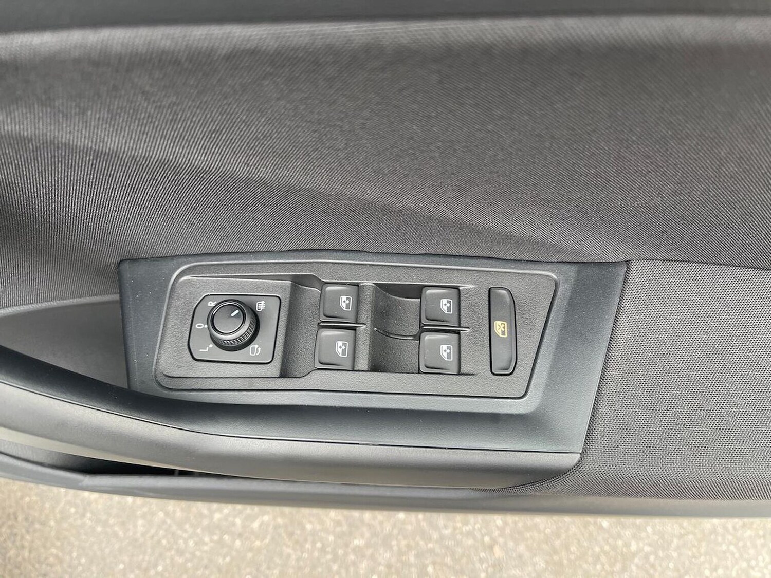 Used Volkswagen T-Roc 2025 for sale - 76027525: Photo 21