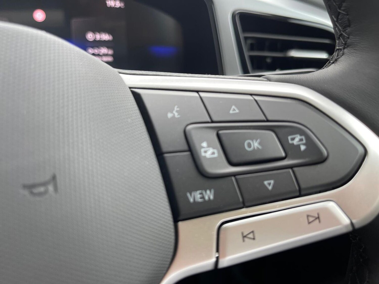 Used Volkswagen T-Roc 2025 for sale - 76027525: Photo 25