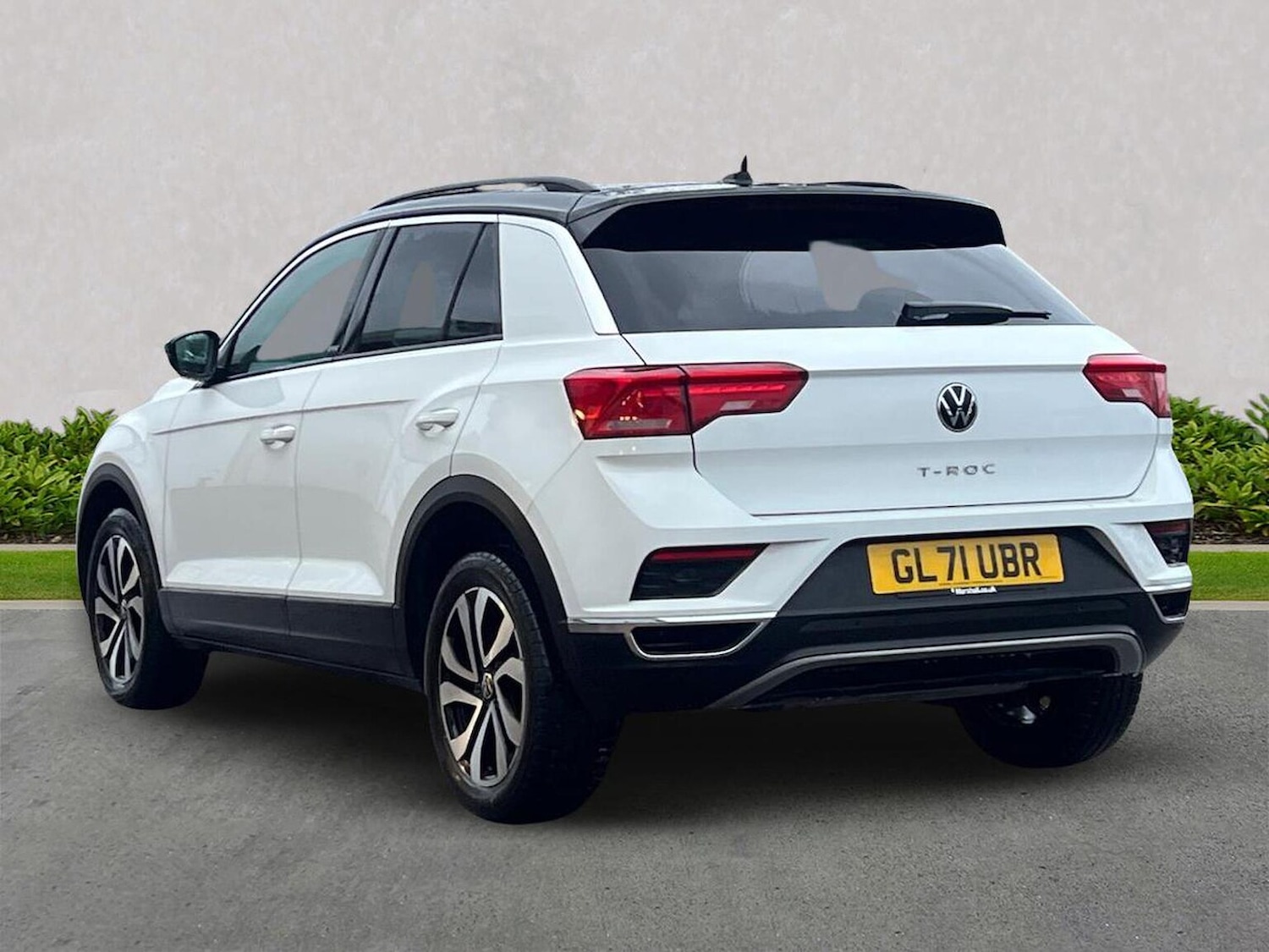 Used Volkswagen T-Roc 2022 for sale - 76860069: Photo 2