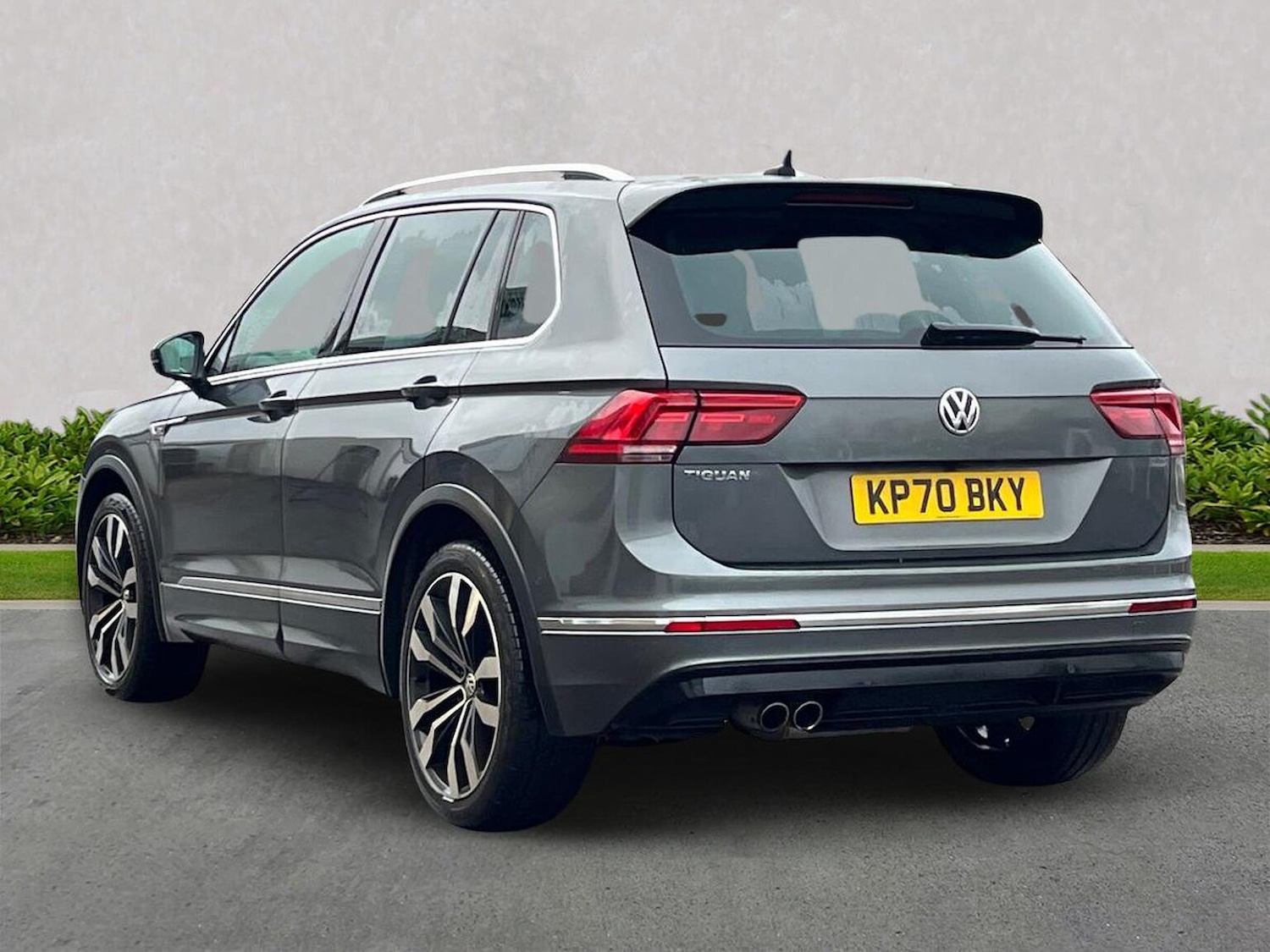 Used Volkswagen Tiguan 2020 for sale - 76963561: Photo 2