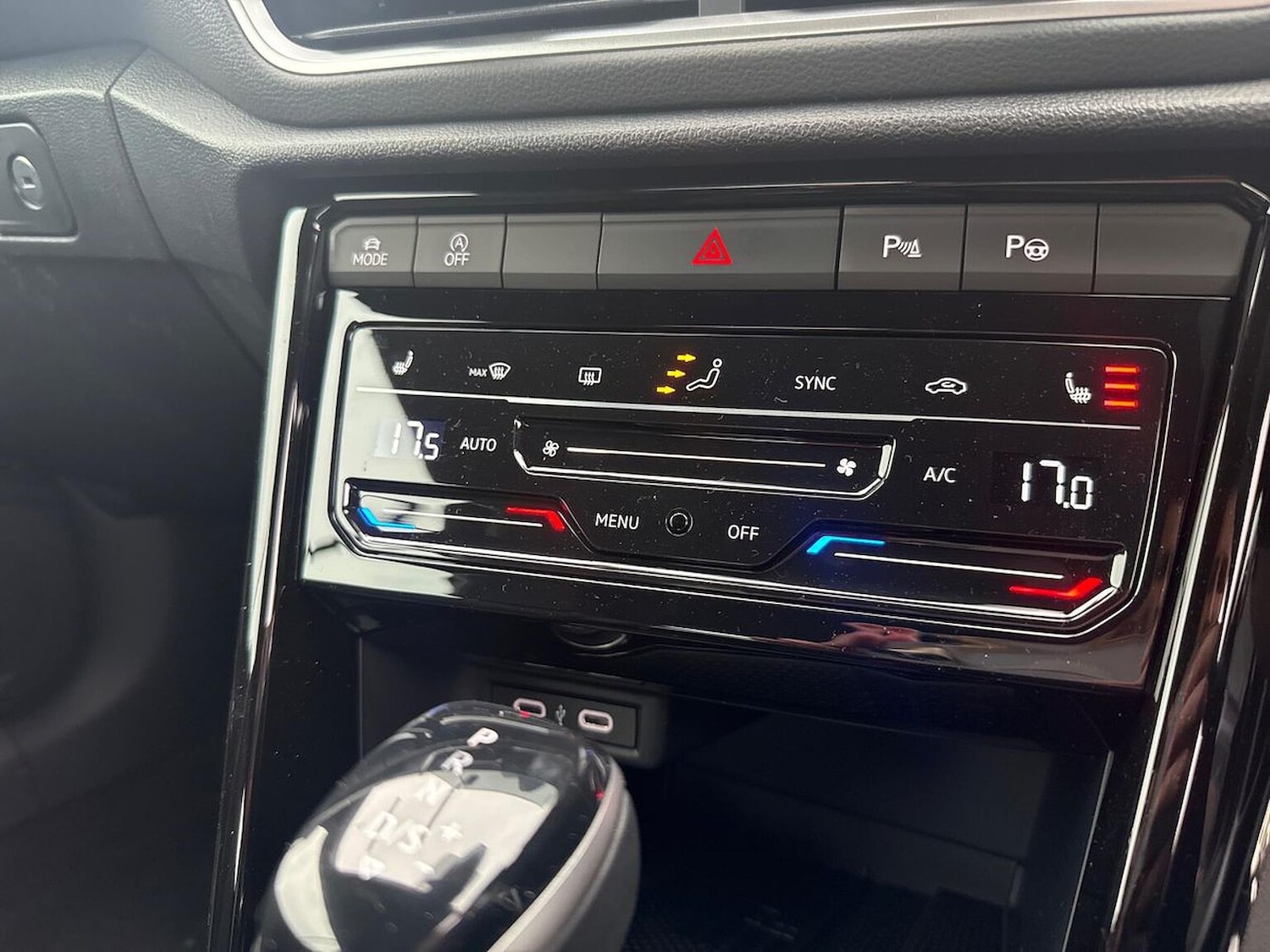 Used Volkswagen T-Roc 2025 for sale - 76263261: Photo 12