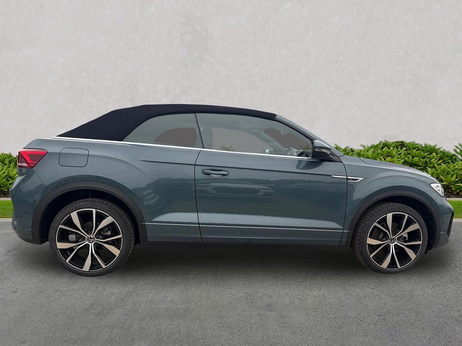 Used Volkswagen T-Roc 2025 for sale - 76263261: Photo 3