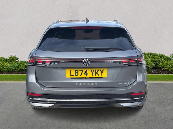 Used Volkswagen Passat 2024 for sale - 76194450: Photo 4