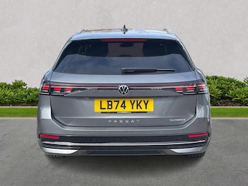 Used Volkswagen Passat 2024 for sale - 76194450: Photo 4