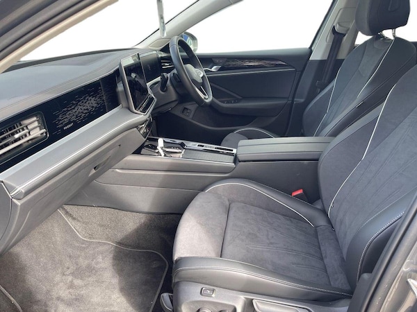 Used Volkswagen Passat 2024 for sale - 76194450: Photo 7