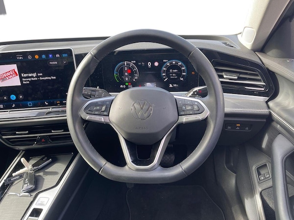 Used Volkswagen Passat 2024 for sale - 76194450: Photo 9