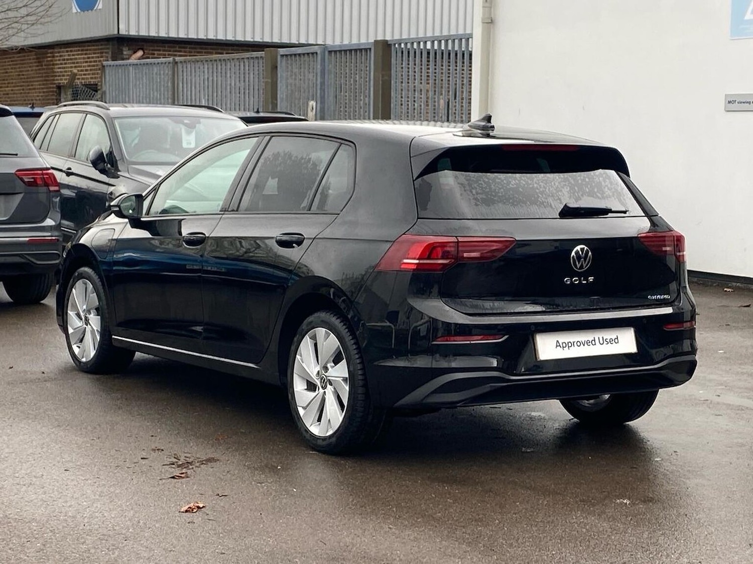 Used Volkswagen Golf 2025 for sale - 77973962: Photo 2