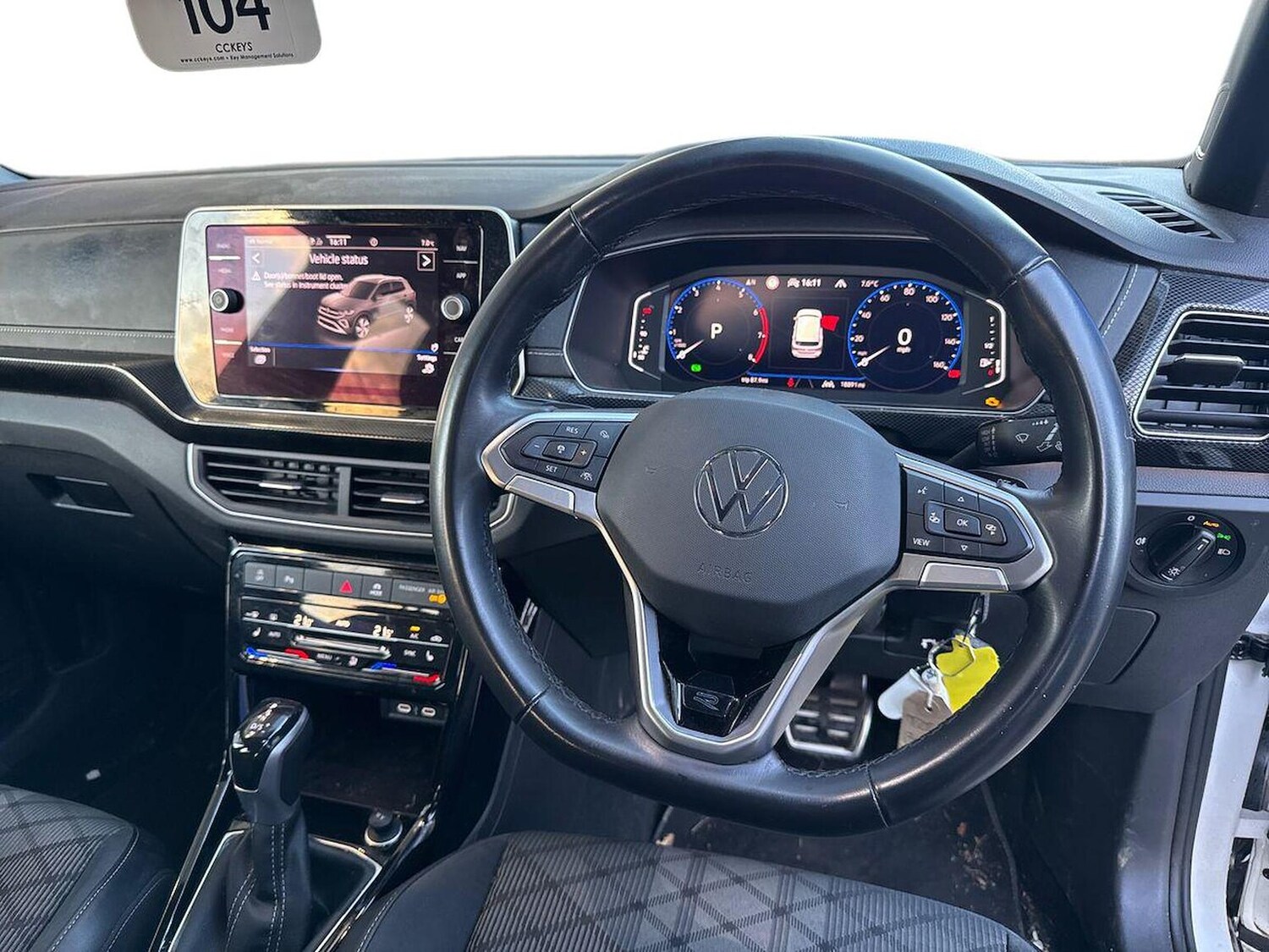 Used Volkswagen T-Cross 2024 for sale - 77056677: Photo 11