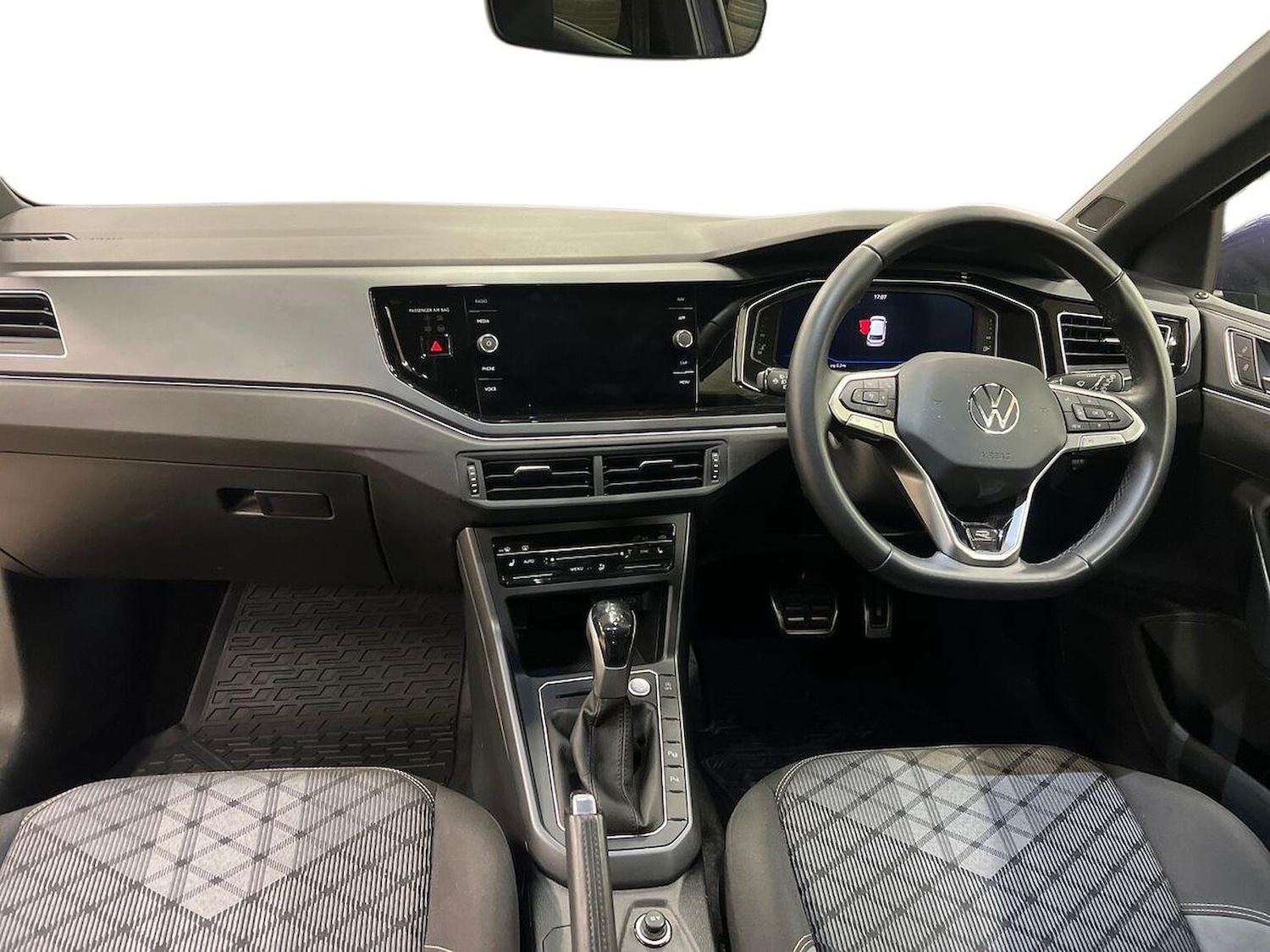 Used Volkswagen Polo 2024 for sale - 76650223: Photo 8