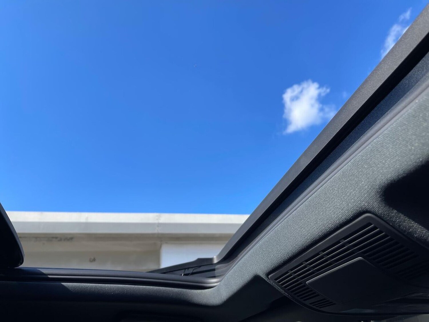 Used Volkswagen Touareg 2025 for sale - 77487748: Photo 32