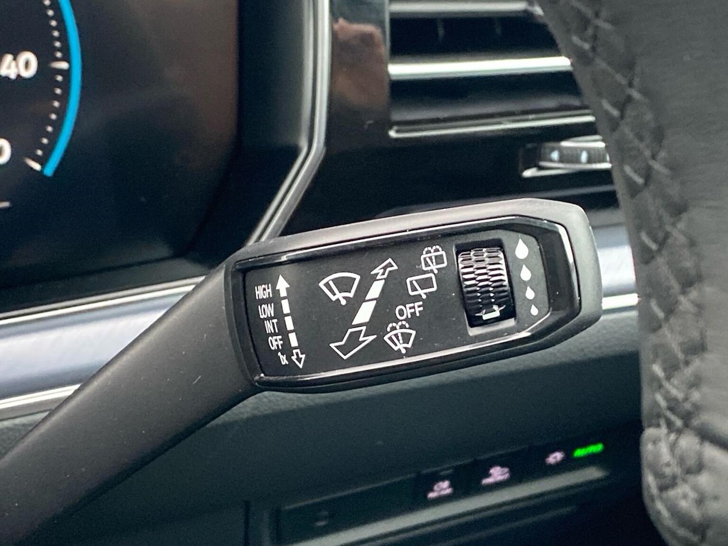 Used Volkswagen Touareg 2026 for sale - 78194145: Photo 28