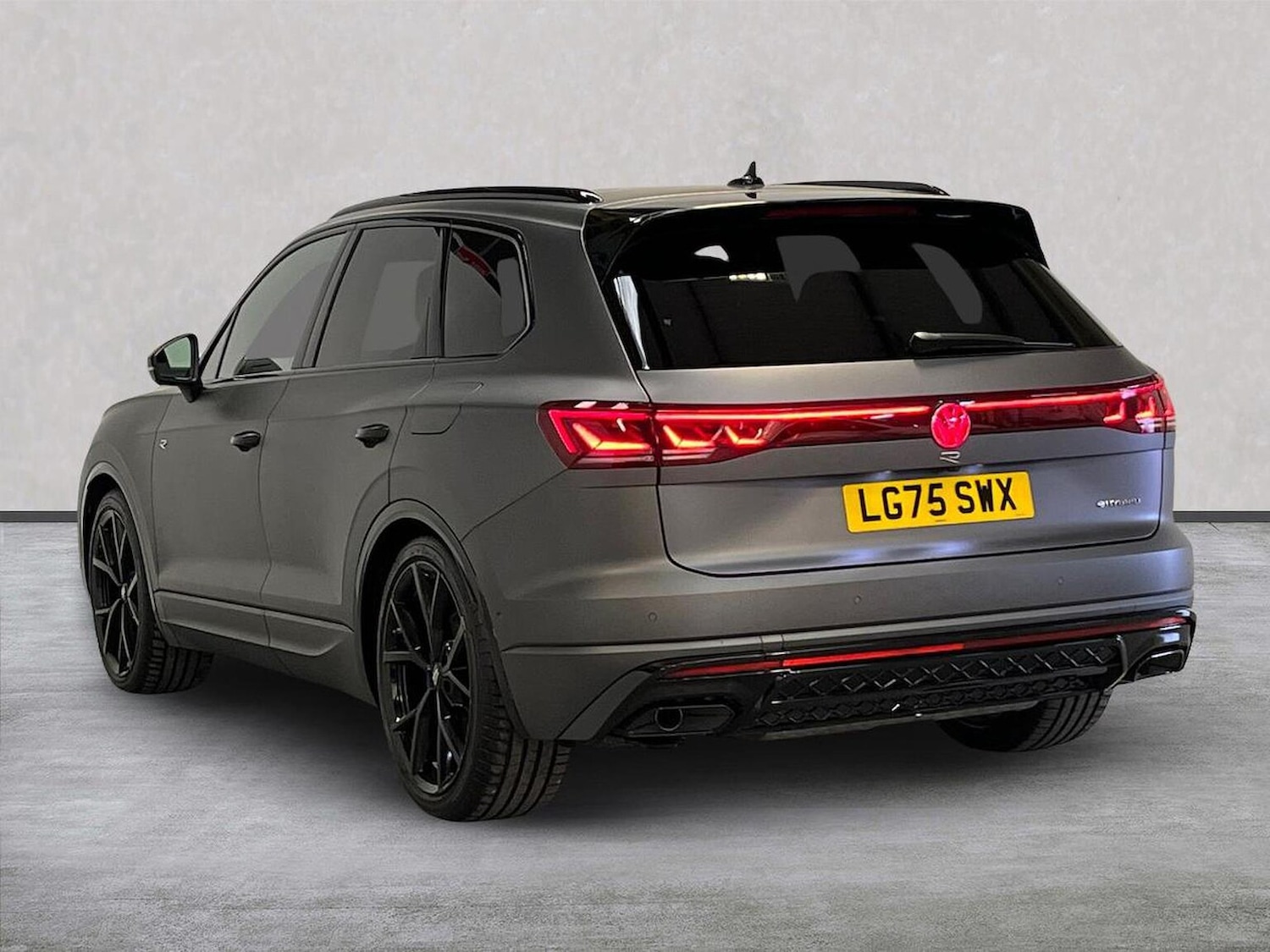 Used Volkswagen Touareg 2025 for sale - 76268367: Photo 2