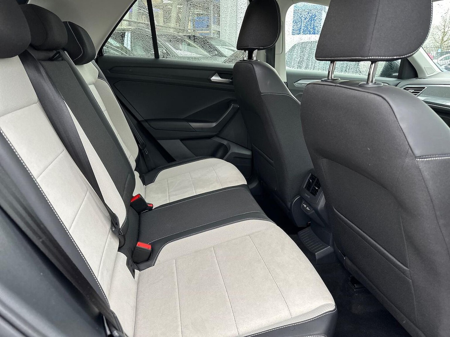 Used Volkswagen T-Roc 2025 for sale - 77715383: Photo 16