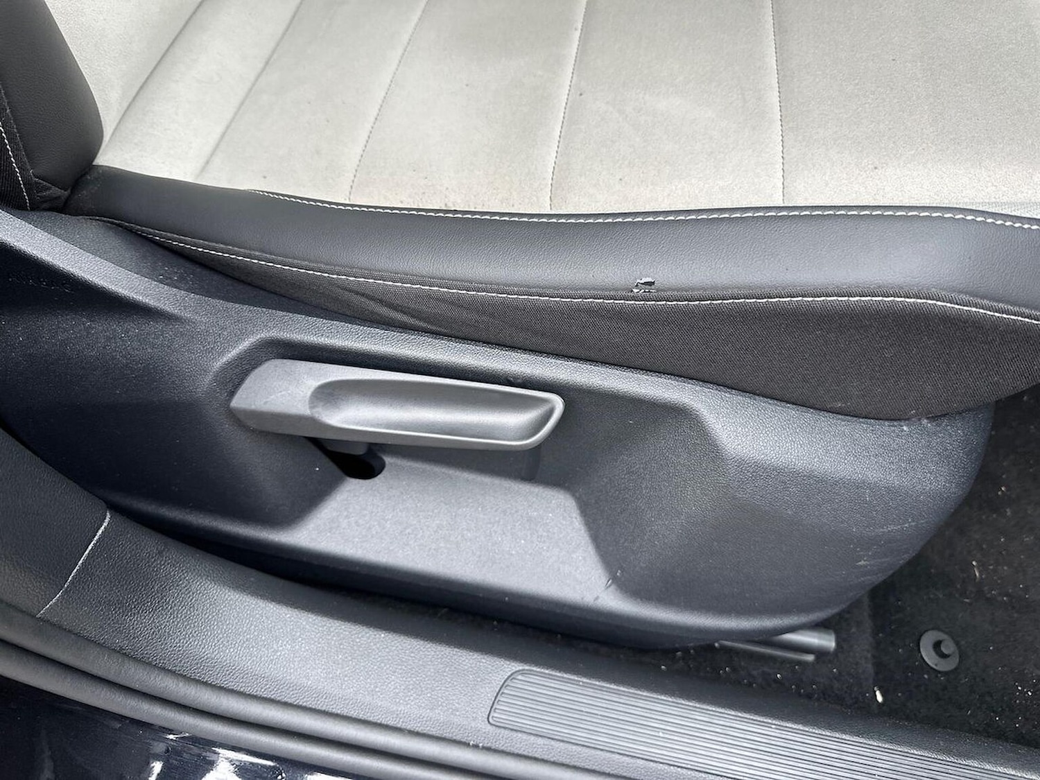 Used Volkswagen T-Roc 2025 for sale - 77715383: Photo 29