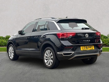 Used Volkswagen T-Roc 2018 for sale - 76268362: Photo 2