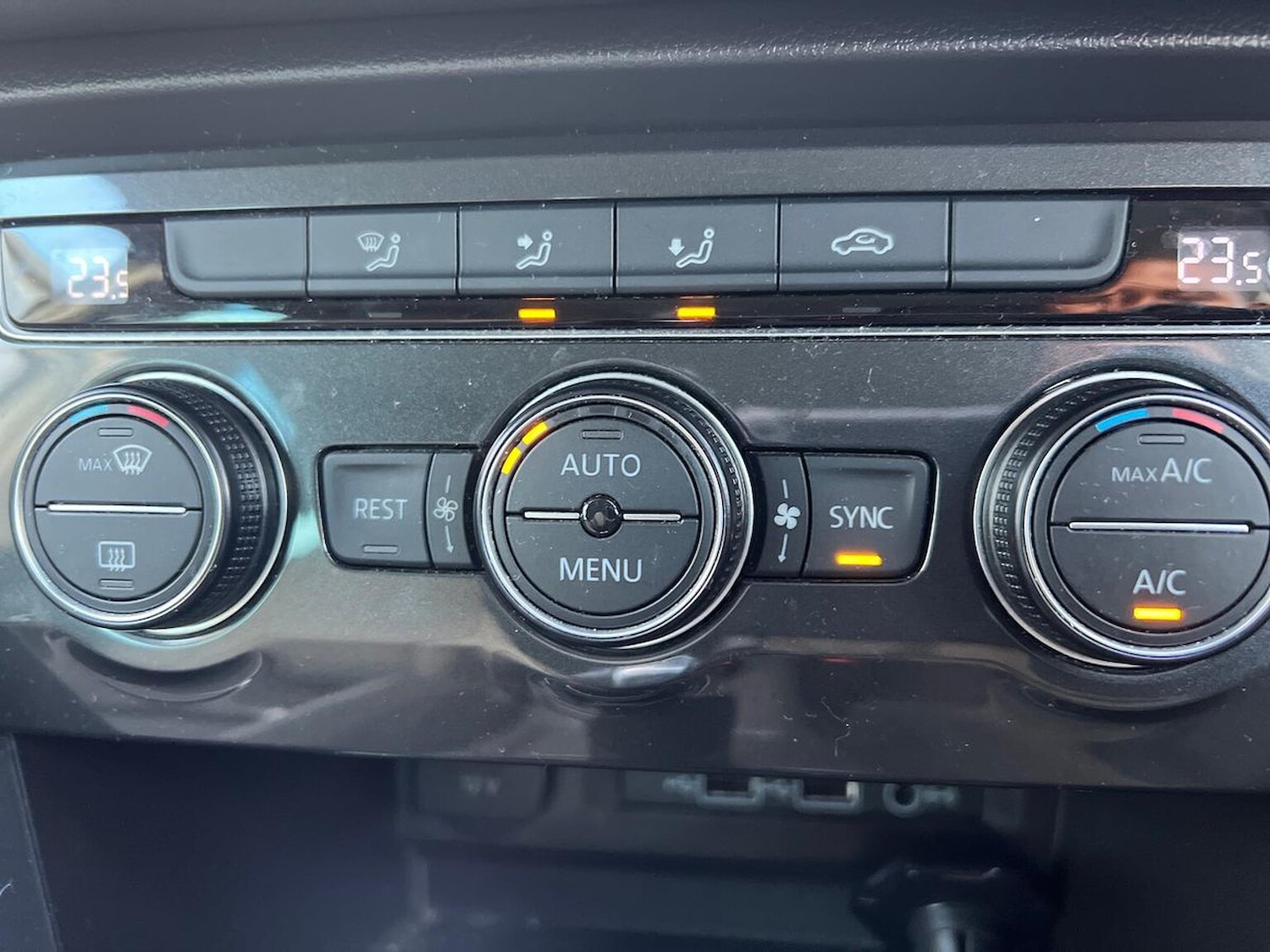 Used Volkswagen Tiguan 2019 for sale - 76846098: Photo 12