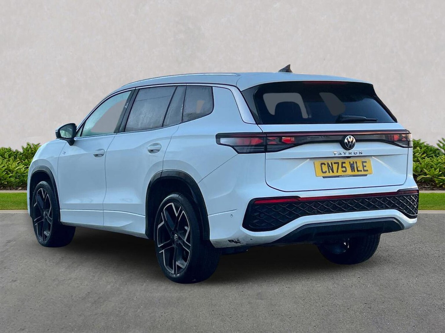 Used Volkswagen Touran 2025 for sale - 77487705: Photo 2